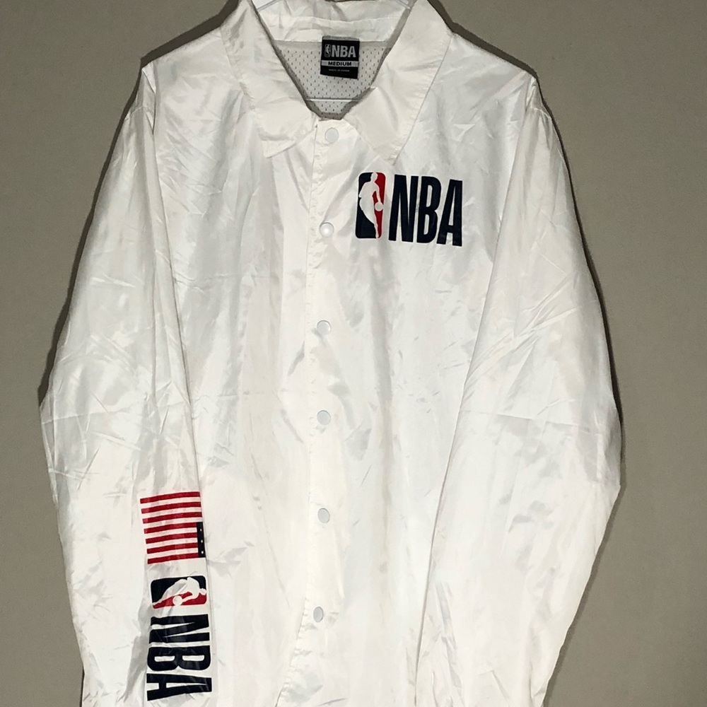 NBA Windbreaker Medium New With Tags